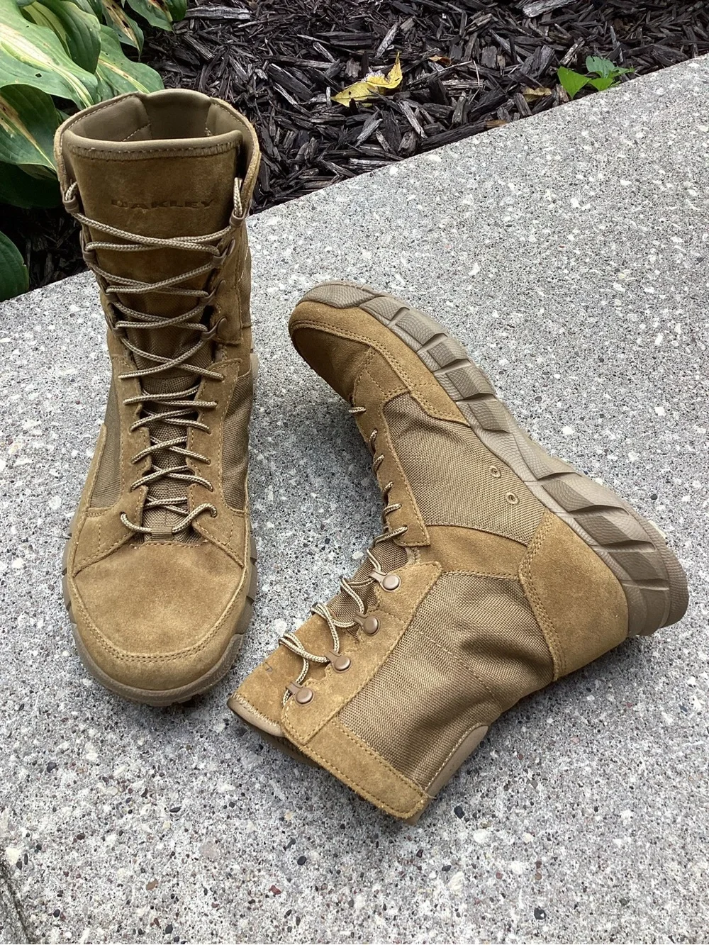 Oakley Light Assault 2 Coyote Tactical Military Combat Boots 11188-86W Size 8.5